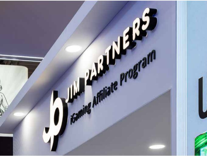 Insegna luminosa ALU FRONT a luce diretta con costa in alluminio
